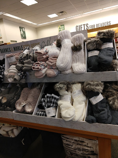 Book Store «Barnes & Noble», reviews and photos, 1 Levee Way, Newport, KY 41071, USA
