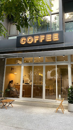 Chüan Chuan Coffee捲捲咖啡(正門在捷運邊側 請從中正路236巷進入) 公休日請見IG