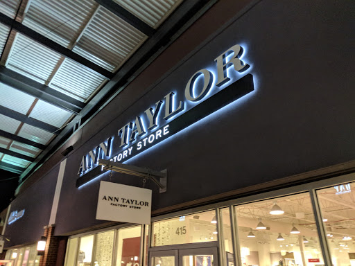 Shopping Mall «St. Louis Premium Outlets», reviews and photos, 18521 Outlet Blvd, Chesterfield, MO 63005, USA