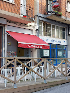 Cafetería Ñ Serapio Mugica Kalea, 17, 20302 Irun, Gipuzkoa, España