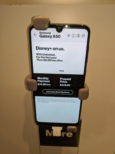 Cell Phone Store «Verizon», reviews and photos, 33830 US Hwy 19 N, Palm Harbor, FL 34684, USA