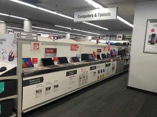 Office Supply Store «Staples», reviews and photos, 6800 Wisconsin Ave, Chevy Chase, MD 20815, USA