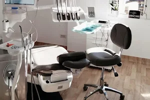 Neuvia Clinics - Cabinet Stomatologic, Stomatologie Militari Residence, Chiajna. Implant Dentar, Stomatologie Copii image