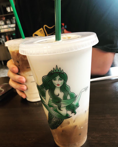 Coffee Shop «Starbucks», reviews and photos, 6768 95th St, Oak Lawn, IL 60453, USA