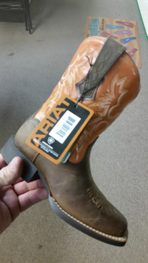 Pet Supply Store «Stockton Hill Feed & Pet», reviews and photos, 4250 Stockton Hill Rd, Kingman, AZ 86409, USA