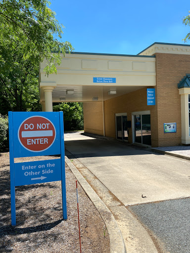 Dry Cleaner «Crest Advanced Dry Cleaners», reviews and photos, 9731 Traville Gateway Dr, Rockville, MD 20850, USA