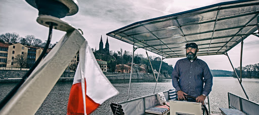 Lodník.cz - kapitánské kurzy a dovolená na lodi