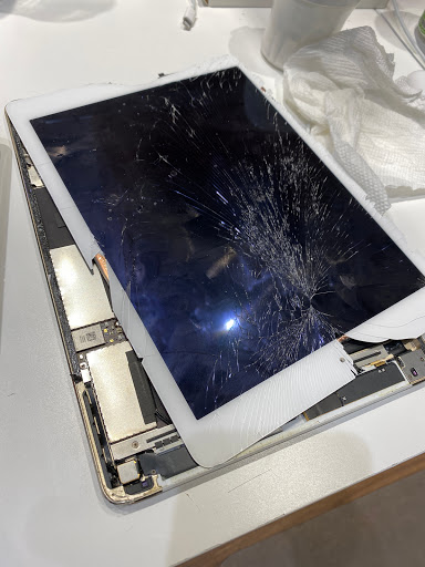 Electronics Repair Shop «Cellfone MD - cell phone repair», reviews and photos, 7637 N Milwaukee Ave, Niles, IL 60714, USA