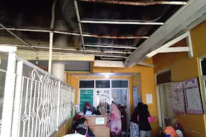 Klinik Bidan Hj. Ade Karnita image