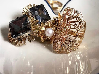 Très Jewellery webstore, unique designer jewelry for modern women