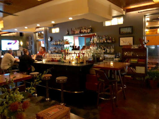 New American Restaurant «Justus Drugstore - A Restaurant», reviews and photos, 106 W Main St, Smithville, MO 64089, USA