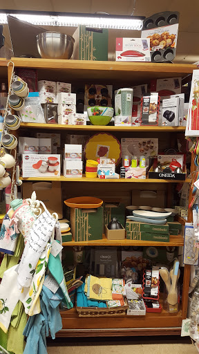 Grocery Store «Wynn’s Market», reviews and photos, 141 9th St N, Naples, FL 34102, USA