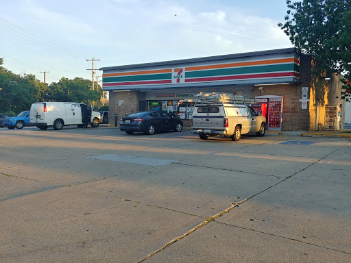 7-Eleven, 8461 Annapolis Rd, New Carrollton, MD 20784, USA, 