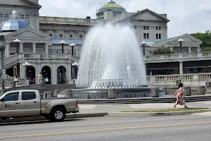 Veterans Memorial Fountain image