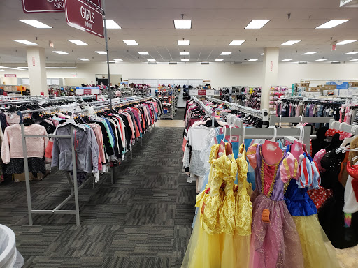 Clothing Store «Burlington Coat Factory», reviews and photos, 4701 N Harlem Ave, Harwood Heights, IL 60706, USA