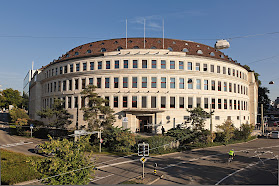 ZHAW School of Management and Law