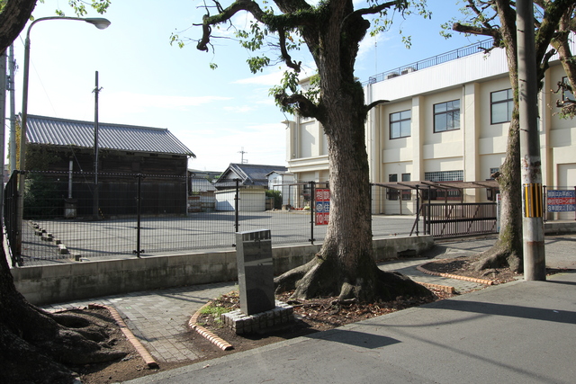 苅田城跡