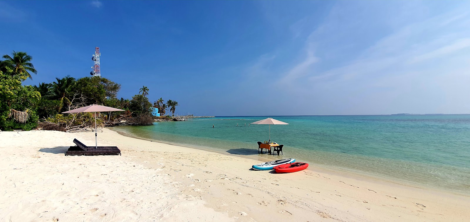 Foto di Himandhoo Beach con una superficie del sabbia bianca