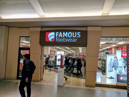 Famous Footwear, 40-24 College Point Blvd, Flushing, NY 11354, USA, 