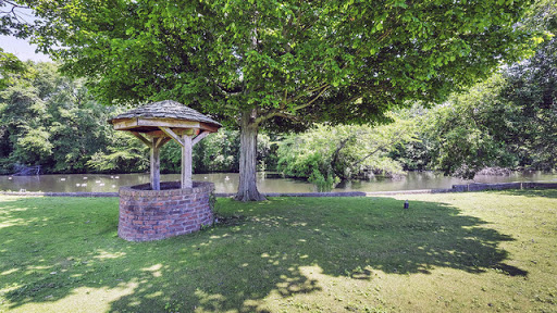 Funeral Home «Claude R. Boyd - Spencer Funeral Homes», reviews and photos, 448 W Main St, Babylon, NY 11702, USA