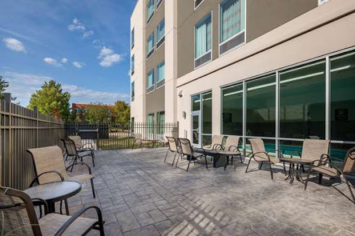 La Quinta Inn & Suites by Wyndham Greensboro Arpt High Point