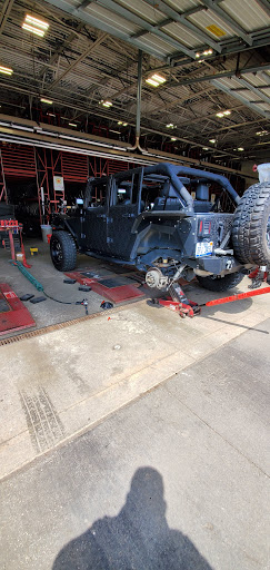 Tire Shop «Discount Tire Store - Sterling Heights, MI», reviews and photos, 8180 Metro Pkwy, Sterling Heights, MI 48312, USA