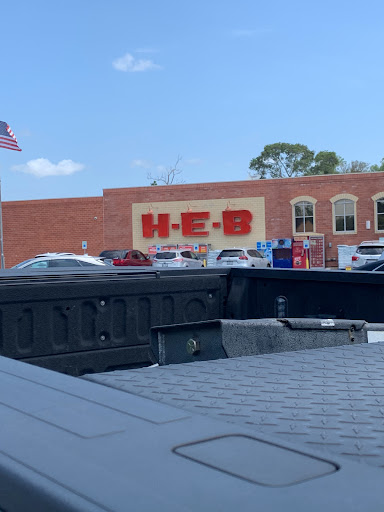 Grocery Store «H-E-B Grocery», reviews and photos, 207 E South St, Alvin, TX 77511, USA