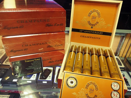 Tobacco Shop «Tobacco Town», reviews and photos, 17108 Fort St, Riverview, MI 48193, USA