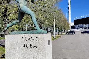 Paavo Nurmi Statue image