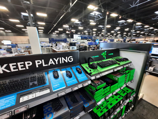 Shopping Mall «Oakdale Village Shopping Center», reviews and photos, 8301 3rd St N, St Paul, MN 55128, USA