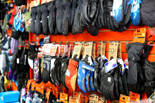 Skateboard Shop «Funtastik Skate and Snowboard Shop», reviews and photos, 18 W Main St, Mechanicsburg, PA 17055, USA