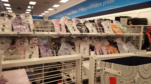 Clothing Store «Ross Dress for Less», reviews and photos, 9727 Laurel Canyon Blvd, Arleta, CA 91331, USA