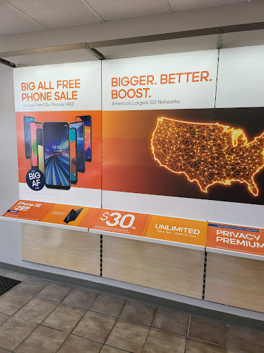 Cell Phone Store «MobileComm - Phones Fixed Fast (21st & Woodlawn)», reviews and photos, 6249 E 21st St N #112, Wichita, KS 67208, USA