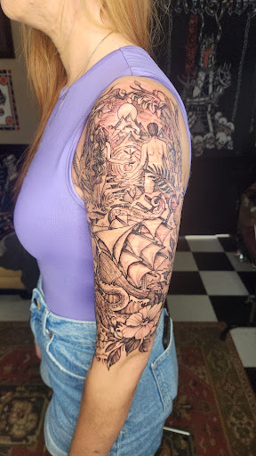 Explore alabama crimson tide tattoo ideas, creative tattoo ideas in Augusta, available at Mr. Tattoo