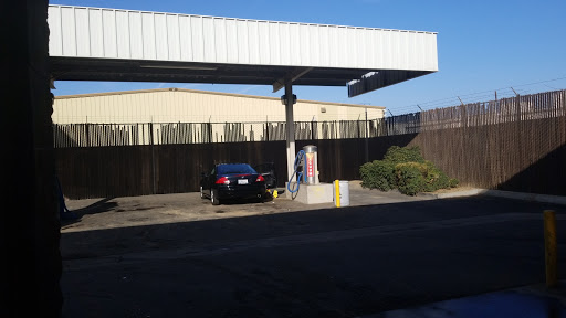 Coin Operated Car Wash en Fresno