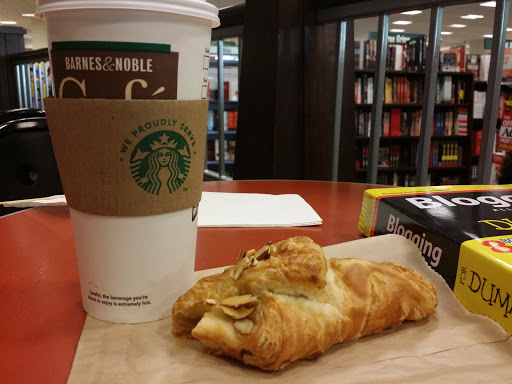 Book Store «Barnes & Noble Booksellers The Parks at Arlington Mall», reviews and photos, 3881 S Cooper St #2027, Arlington, TX 76015, USA