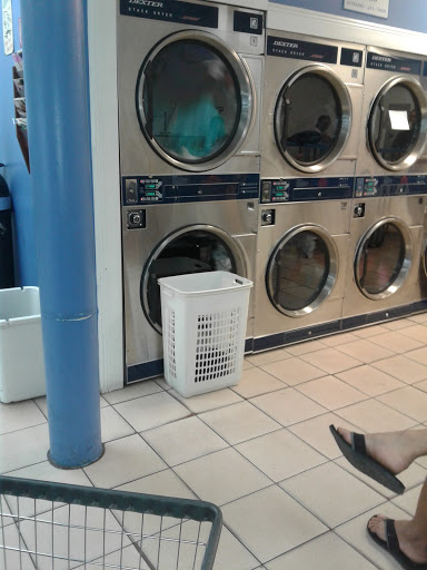 Laundromat «Busy Bees Coin Laundromat & Dry Cleaning», reviews and photos, 12390 Quail Roost Dr, Miami, FL 33177, USA