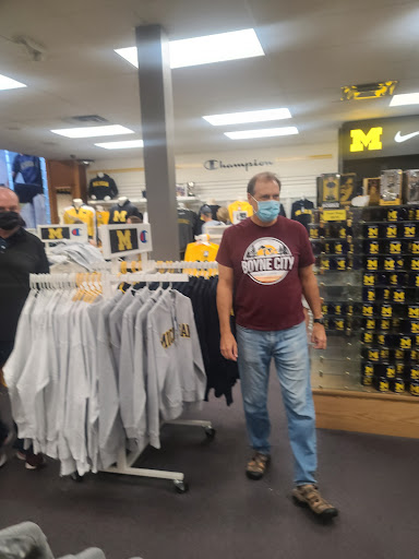 Sportswear Store «The Victors Collection by The M-Den», reviews and photos, 307 S State St, Ann Arbor, MI 48104, USA