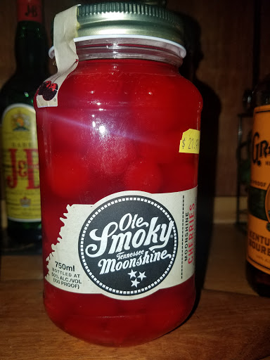 Liquor Store «Super Phipps Liquors», reviews and photos, 485 E Main St, Westfield, MA 01085, USA