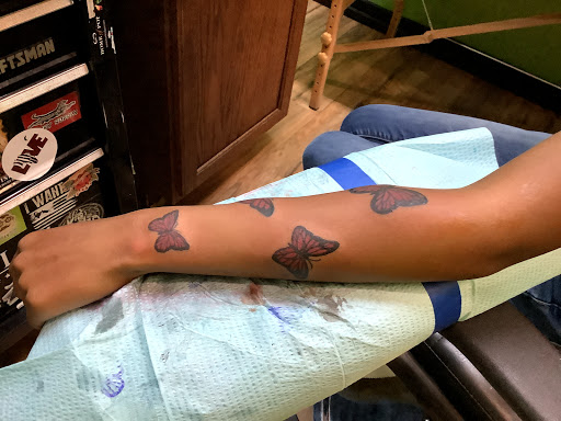Tattoo Shop «Hollywood Twisted Needles», reviews and photos, 618 S Patterson St, Valdosta, GA 31601, USA