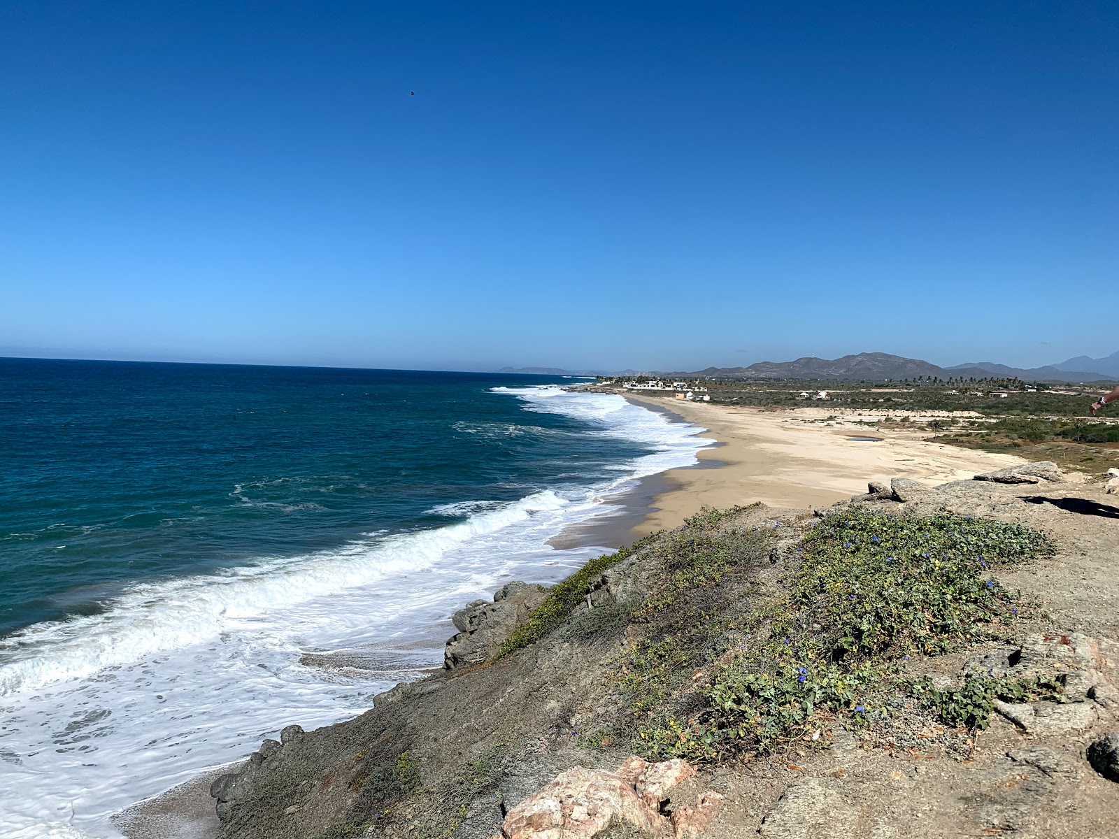 Photo de Secret Rocks beach avec plage spacieuse
