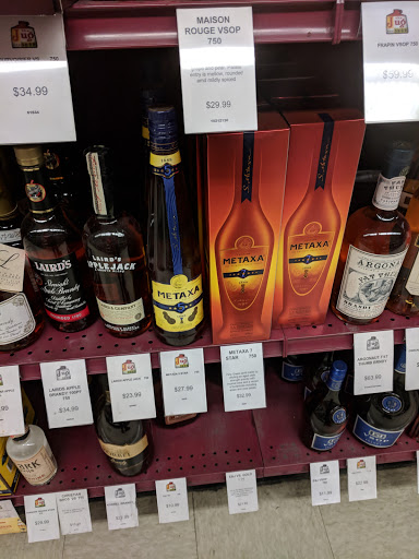 Liquor Store «The Jug Shop», reviews and photos, 1590 Pacific Ave, San Francisco, CA 94109, USA