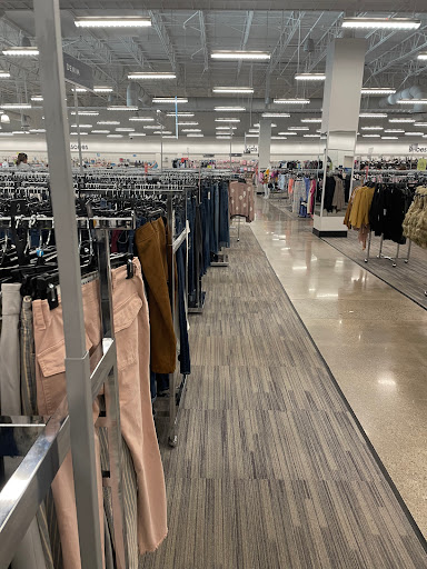 Department Store «Nordstrom Rack Shelbyville Road Plaza», reviews and photos, 4600 Shelbyville Rd, Louisville, KY 40207, USA