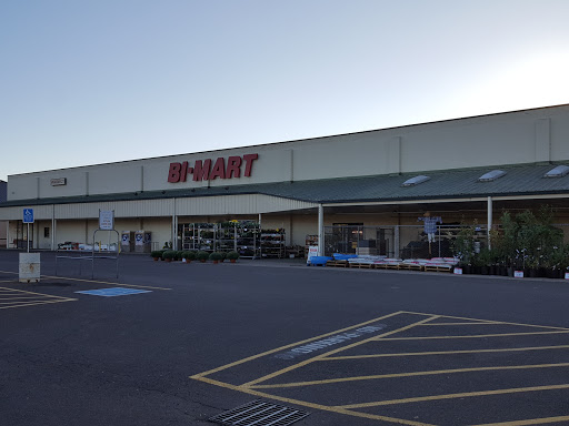 Department Store «Bi-Mart», reviews and photos, 444 Pacific Ave S, Monmouth, OR 97361, USA