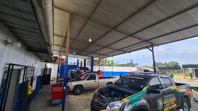 Opiniones de Taller automotriz servicar en Machala - Concesionario de automóviles