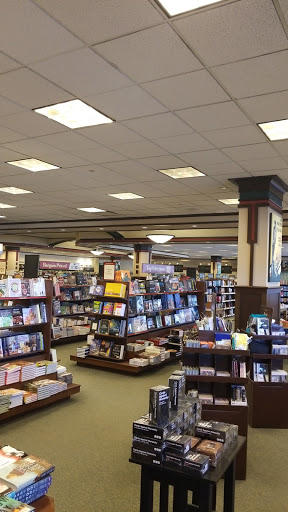 Book Store «Barnes & Noble», reviews and photos, 710 County Hwy 10, Blaine, MN 55434, USA