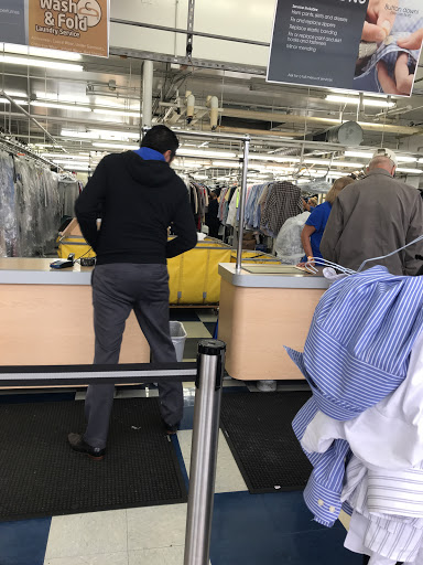 Dry Cleaner «CD One Price Cleaners», reviews and photos, 6949 Dempster St, Morton Grove, IL 60053, USA