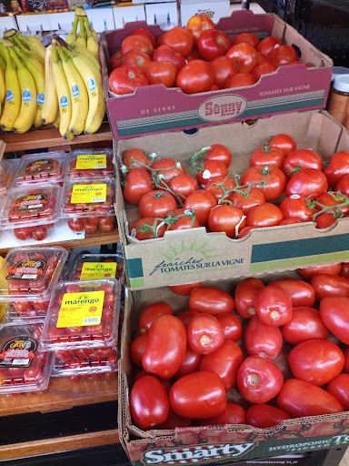 Gourmet Grocery Store «Garden Gourmet Market», reviews and photos, 1130 N Ashland Ave, Chicago, IL 60622, USA