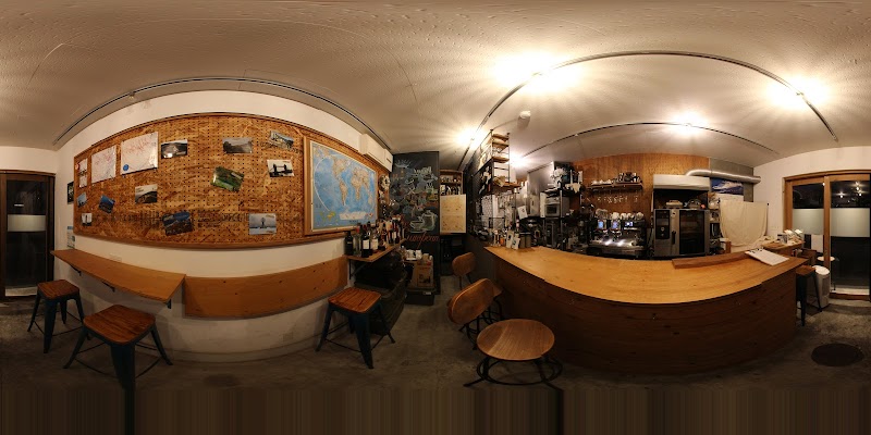 The Explorers coffee,tea&alcohol Lab（ジ エクスプローラズ コーヒー、ティーアンドアルコール ラボ）