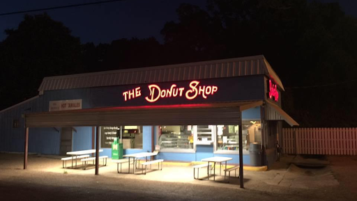 The Donut Shop, 501 John R Junkin Dr, Natchez, MS 39120, USA, 